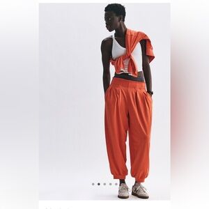 NWT FP Movement Jump Start Jogger, Scarlett, Sz Medium